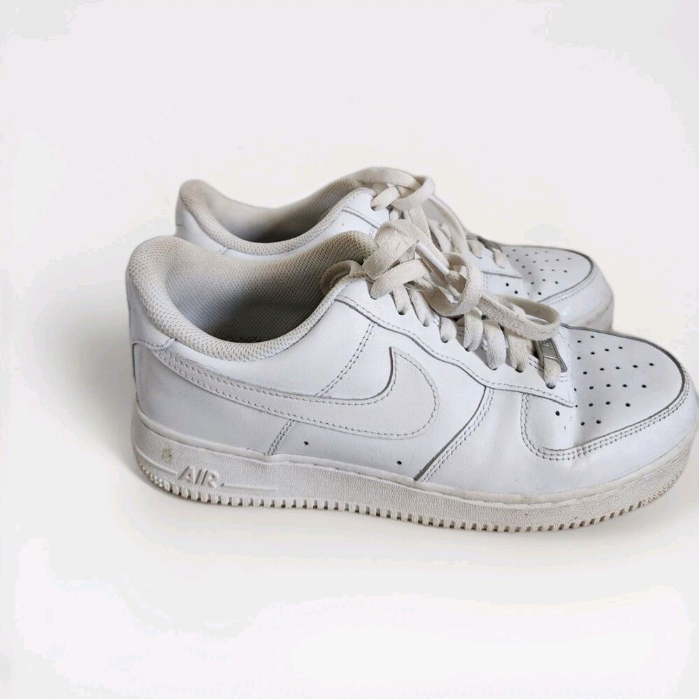 Nike Air Force 1 Low Womens Size 10 White Athletic Lifestyle Shoes Sneakers GUC - Picture 3 of 8